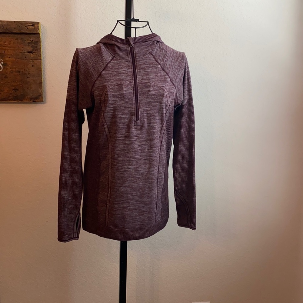 Lululemon fitted sweater pullover with hood size 6!